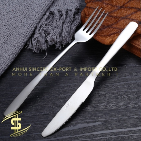 بيع ساخن 304 الفولاذ المقاوم للصدأ أدوات المائدة الغربية سكين وشوكة مجموعة سكاكين ستيك الذهب والفضة 